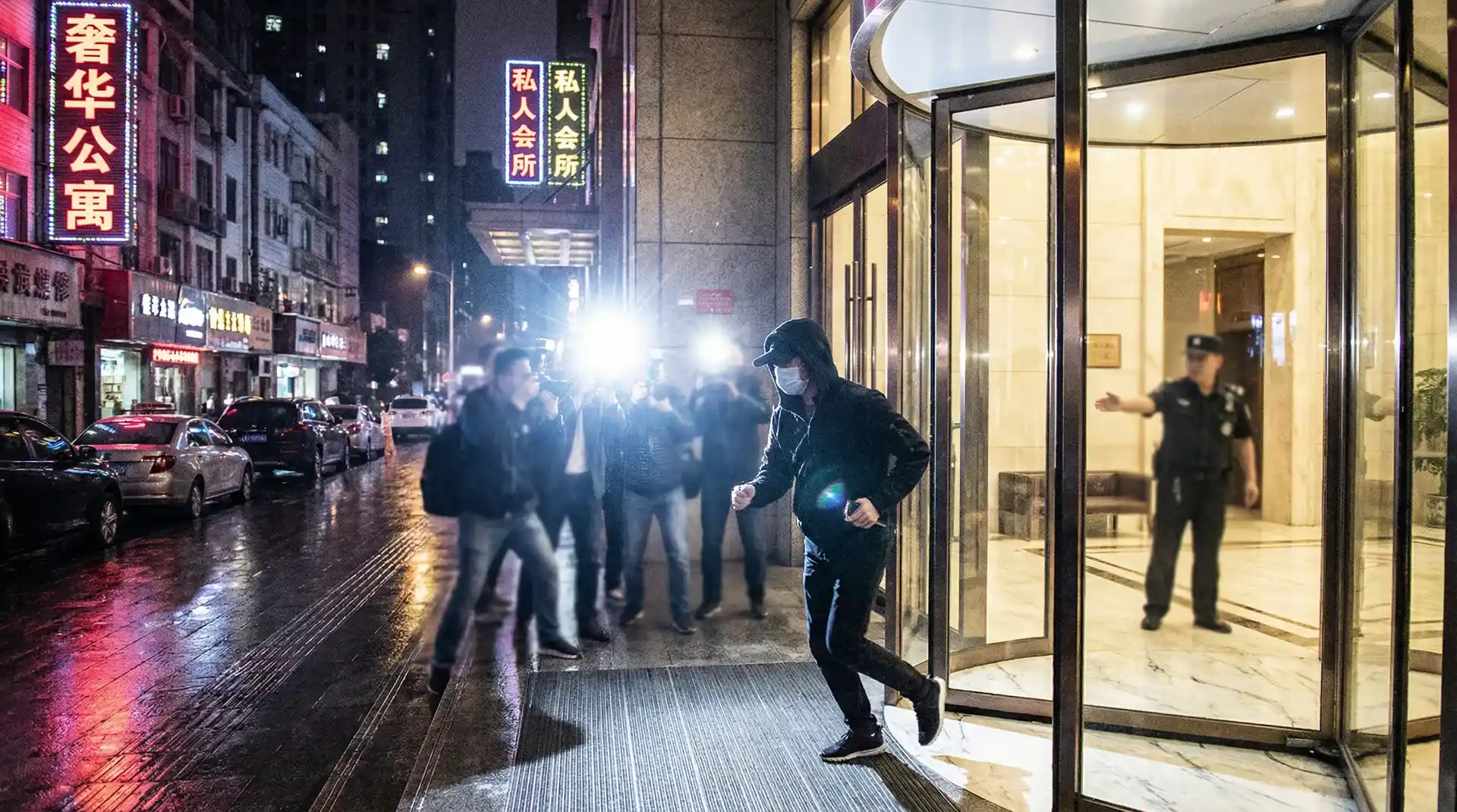 吃瓜视频官网-全网热搜|吃瓜聚集地|实时爆料|吃瓜视频平台 - 公寓楼下记者围堵